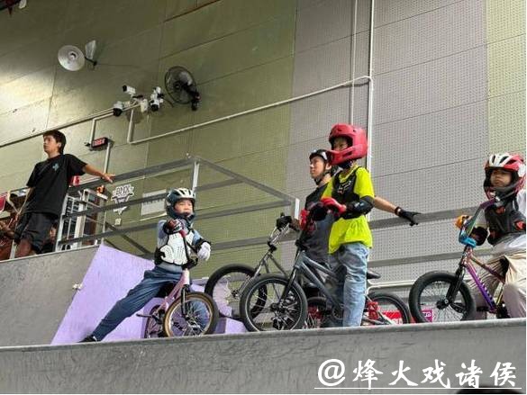 世界冠军面对面!深圳 “奔跑吧・少年” 夏令营燃动青春 解锁成长新可能 世界冠军面对面!深圳 “奔跑吧・少年” 夏令营燃动青春 解锁成长新可能